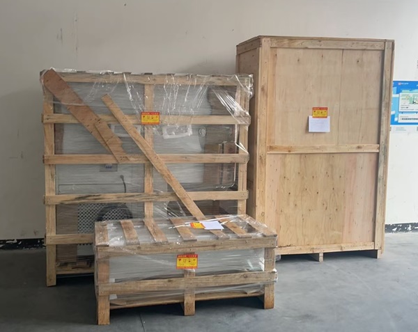 高低温拉力机发往湖州胶粘剂客户