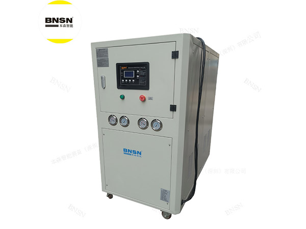 说明一下使用分体冷冻机主要工作原理与结构组成？