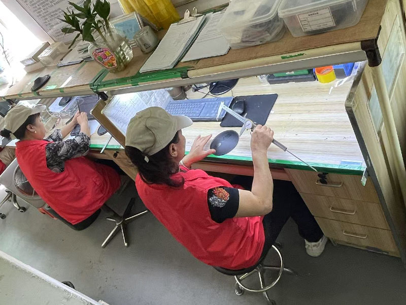 检验操作台