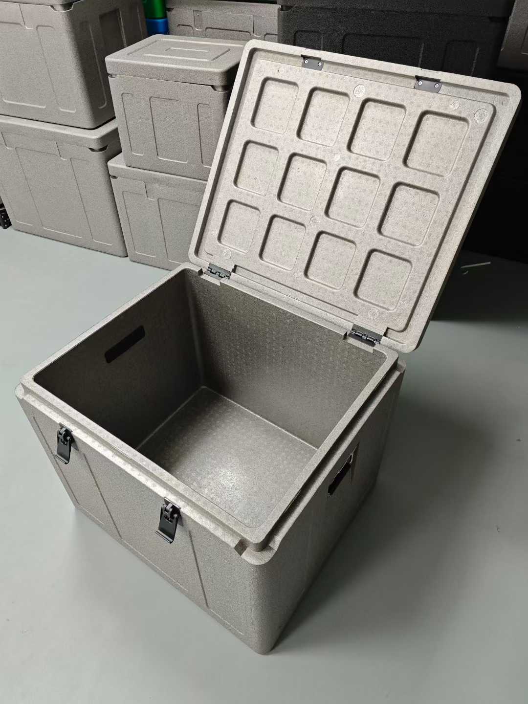 2026年摆摊人都在悄悄换的装备：富卢EPP保温箱，省心盈利好帮手