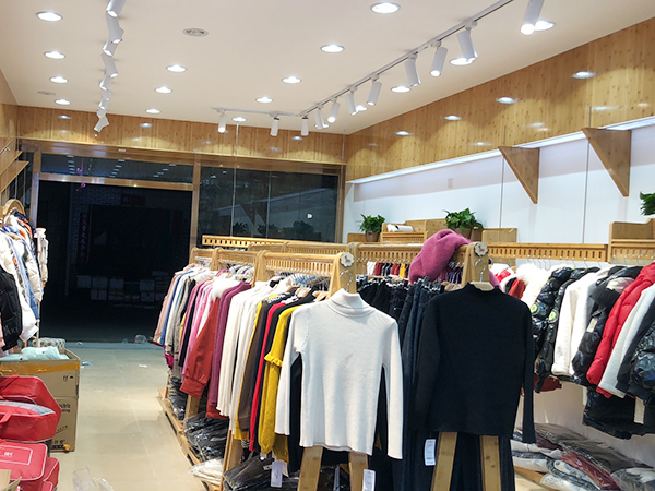 服装展柜制作