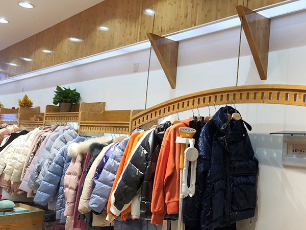 服装展柜设计