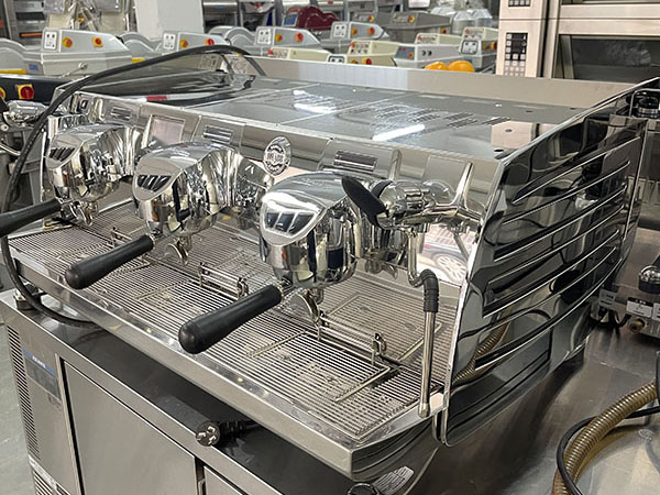 二手vs全新餐饮设备，深圳初创餐饮店到底怎么选更划算？