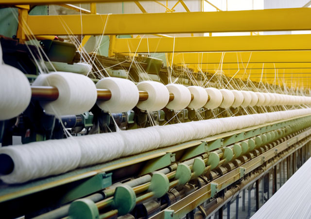 东莞市衣三衣四服饰有限公司