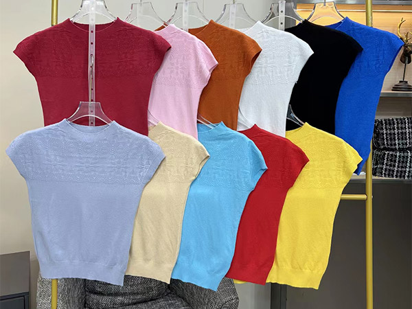 如何轻松清除被染色的毛衣呢？