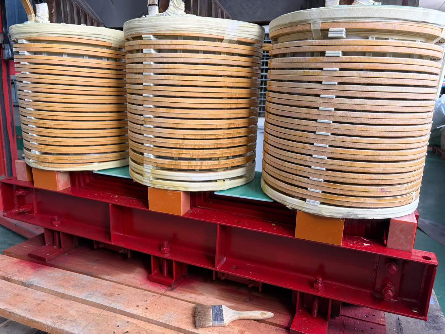 起重机械 415V电压 高惯量制动与能量回馈双控方案
