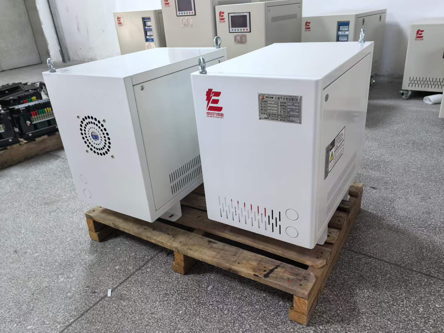 墨西哥变压器440V变380V/200V：一机双电压，为设备提供“精装电源”