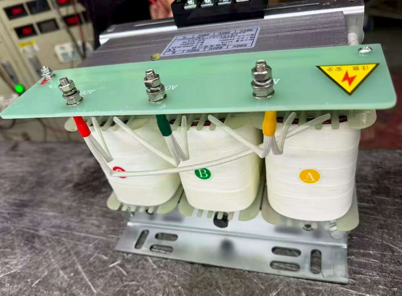 储能系统的“电压枢纽”：690V变380V隔离变压器如何让PCS安全高效运行？