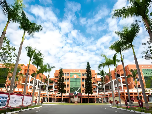 東莞市第十三高級(jí)中學(xué)