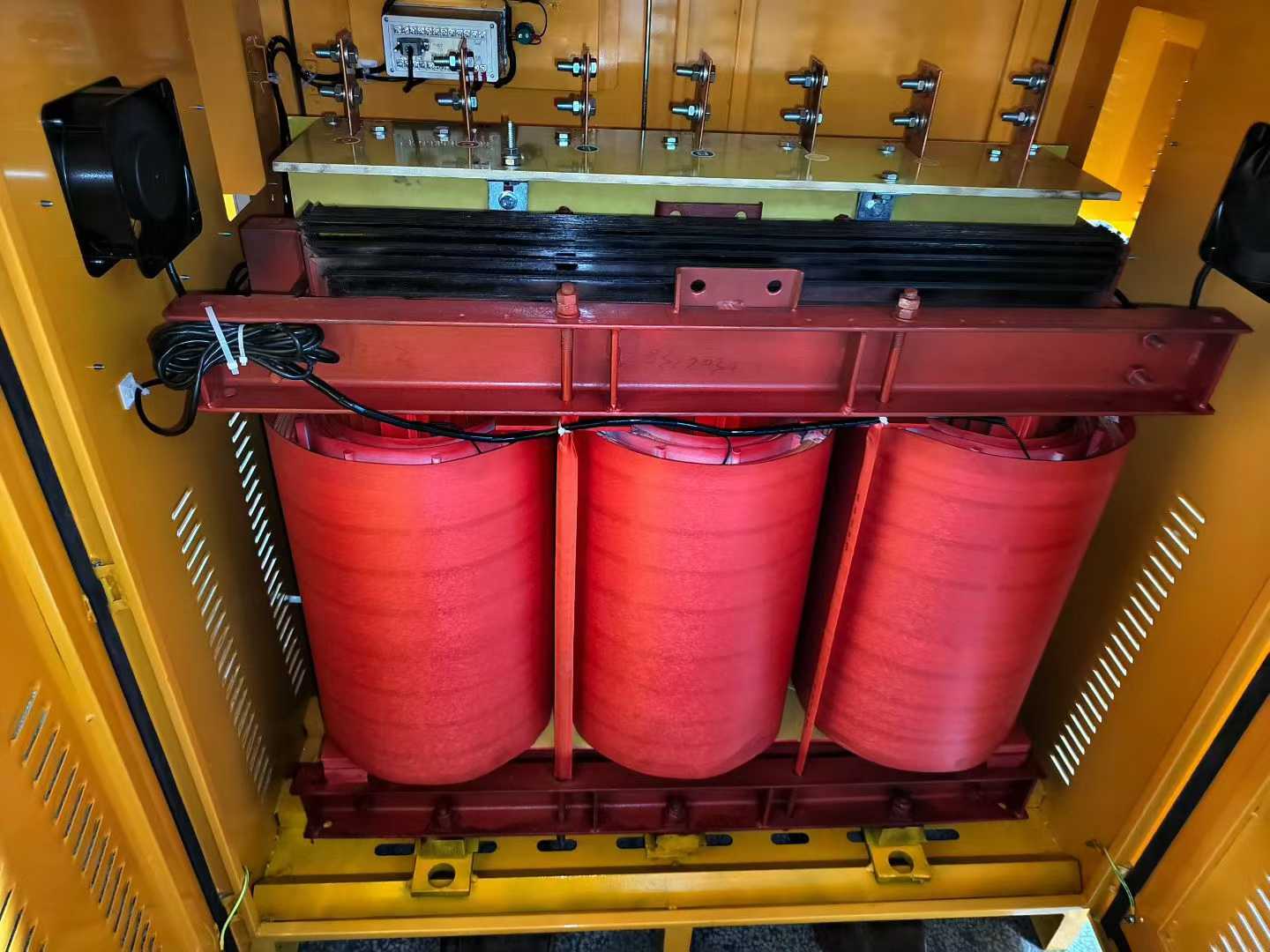 变压器厂家推荐：聚焦绿色制造，卓尔凡电力科技引领行业低碳转型新路径