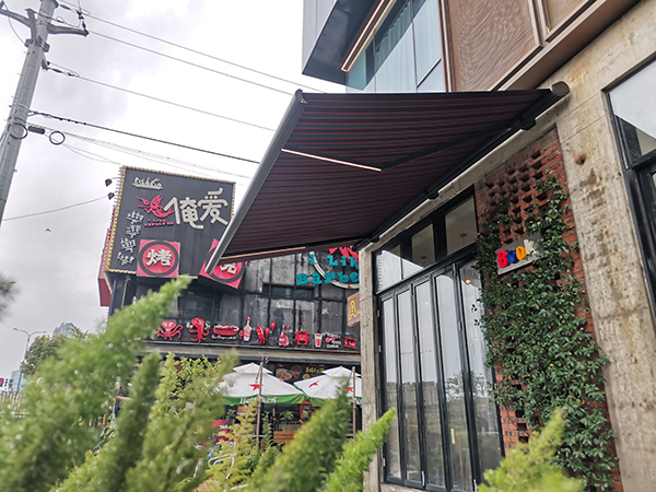 QHC全盒曲臂遮阳篷