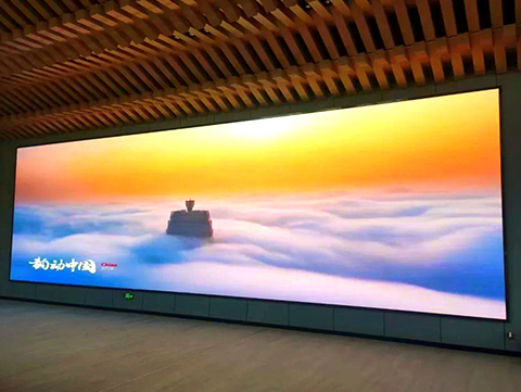 LED显示屏全面解析：从工作原理到应用场景