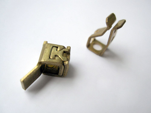 东莞五金零配件介绍企业的发展道路