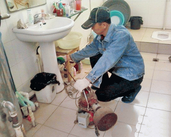 家庭管道疏通使用强力酸性疏通剂