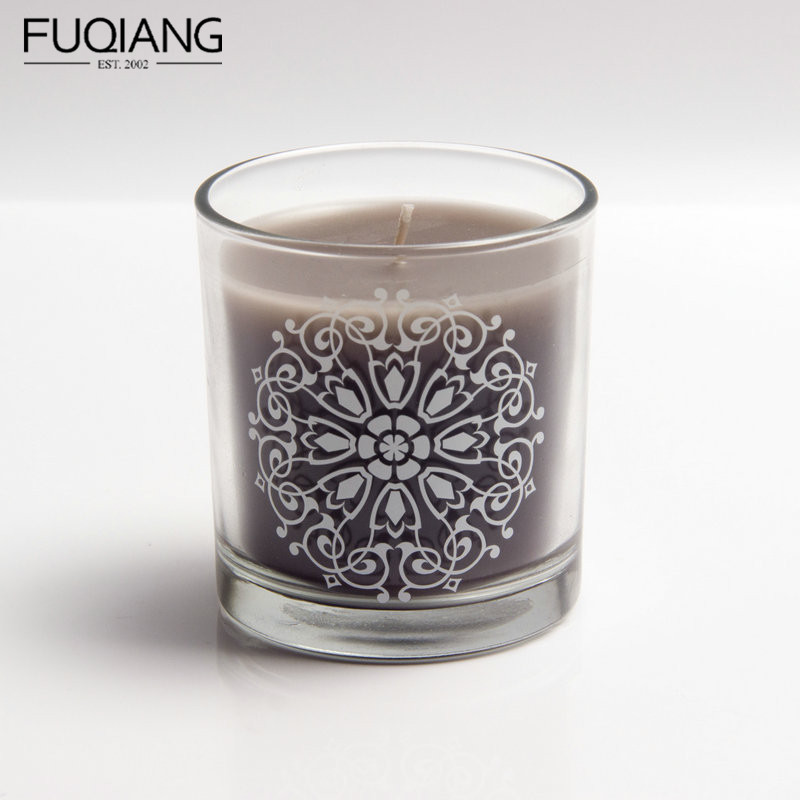 深灰色玻璃杯蜡