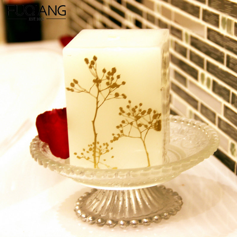 象牙白棕色竖条纹方柱烛