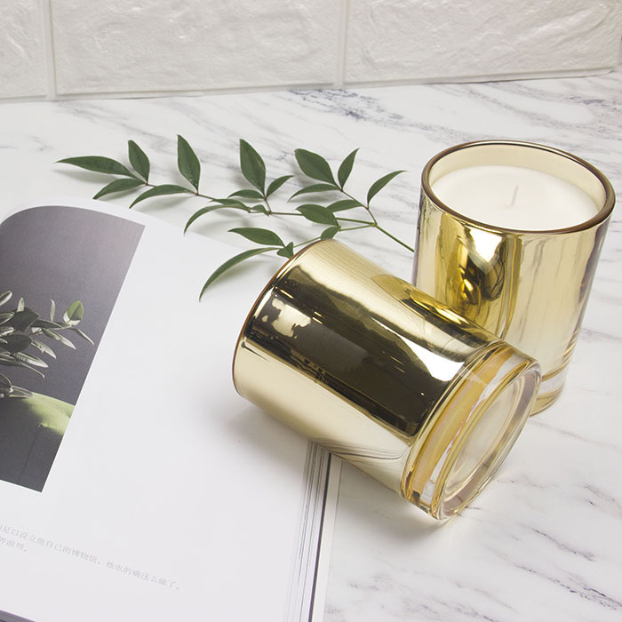 金色玻璃杯蜡烛