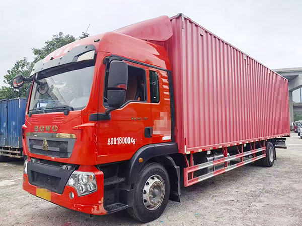 23年3月六缸256马力，车厢长9米8，宽2米55，高2米7。带合法尾板。