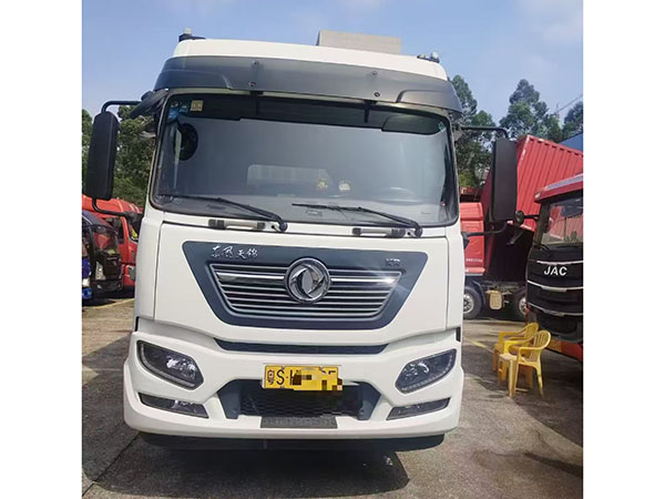 21年11月六缸245匹马力，车厢尺寸内空9.75X2.48X2.6有两保险到11月份同步