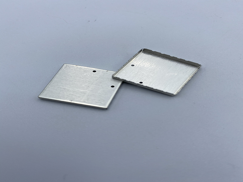 屏蔽罩里面大大的门道