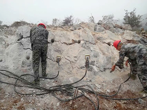 液压劈裂棒设备