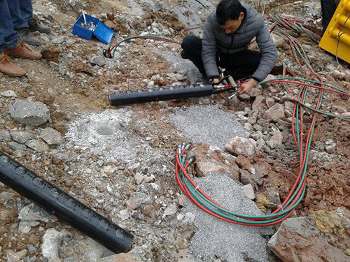 液压劈裂棒施工现场