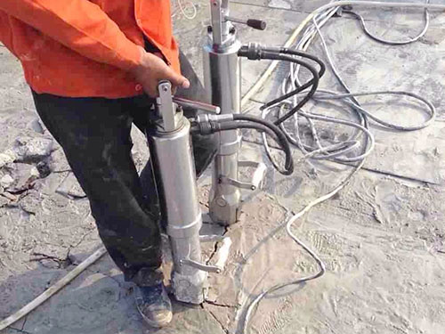 小型混凝土拆除设备