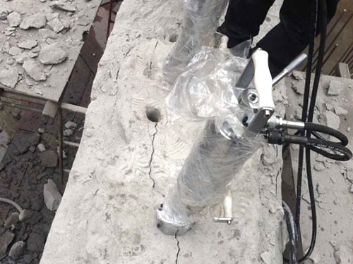 混凝土拆除机器设备