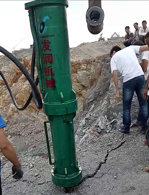 3600吨机载劈裂机...