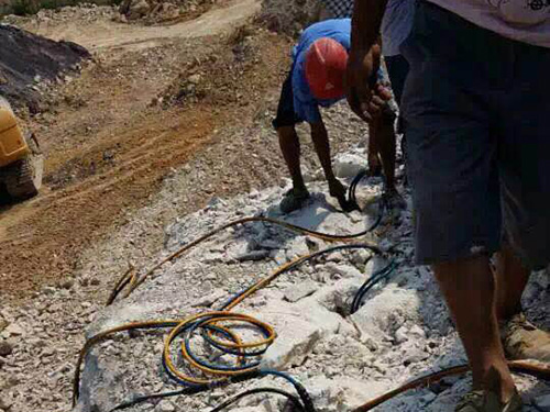 液压劈裂棒施工现场