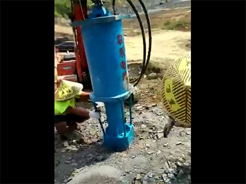 大型机载劈石机