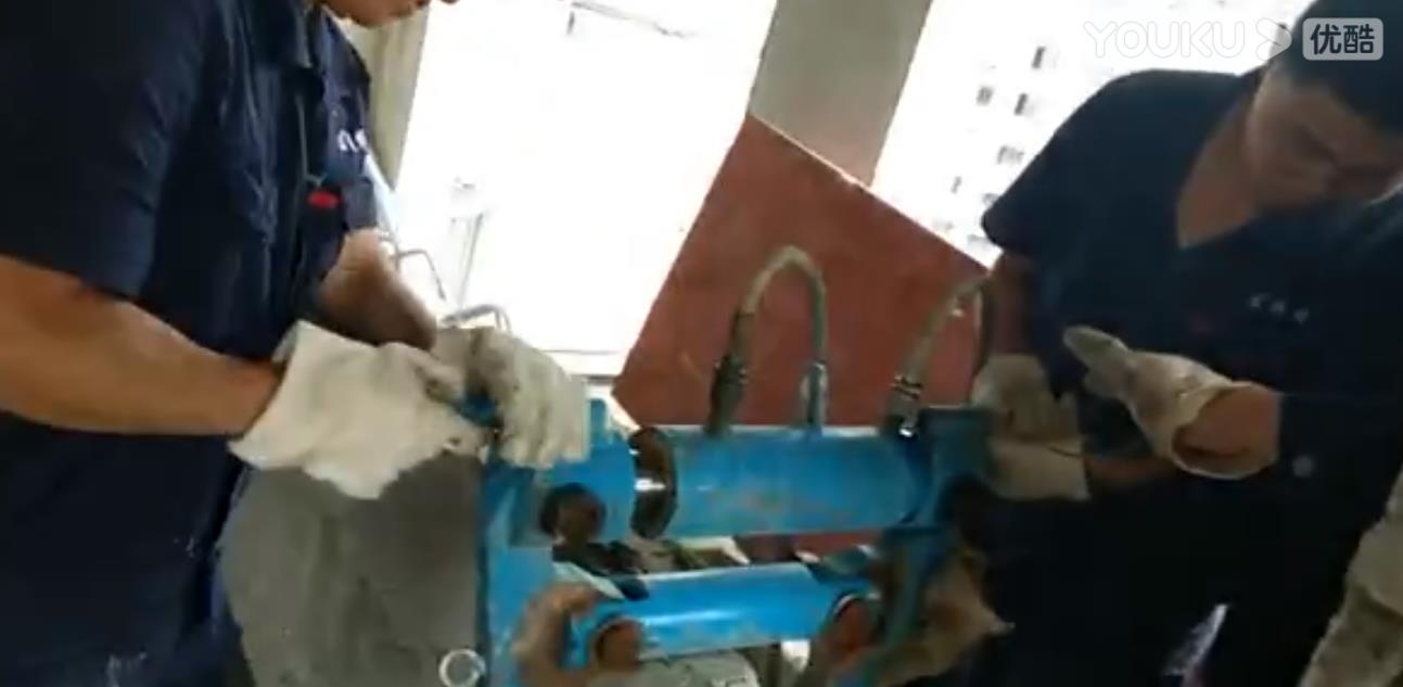 液压破碎钳视频