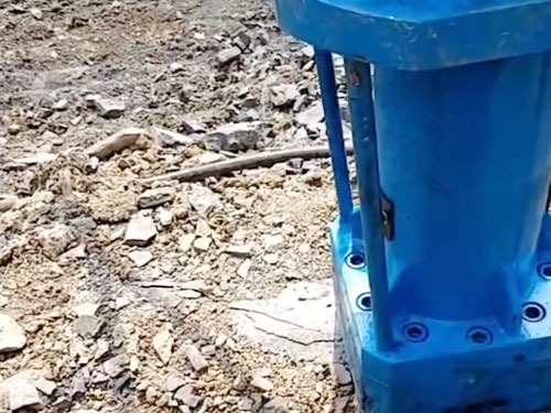 大型机载劈石机