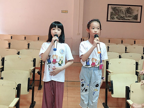 2020年夏令营歌唱...