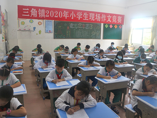 小学生现场阅读