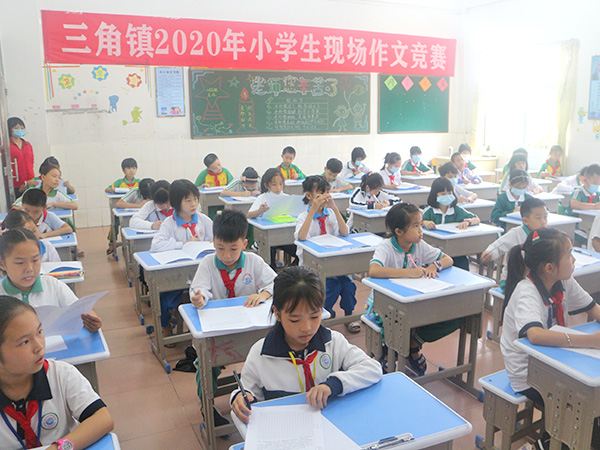 小学生现场阅读