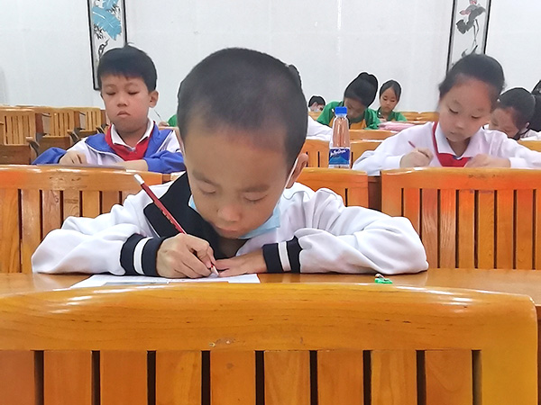 现场看图写话比赛