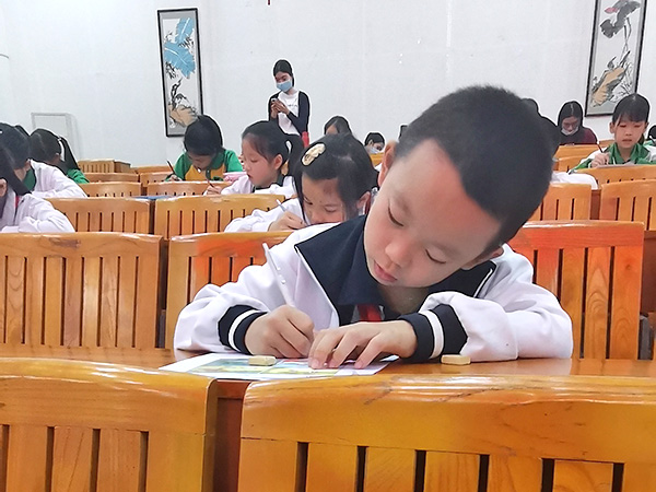 现场看图写话比赛