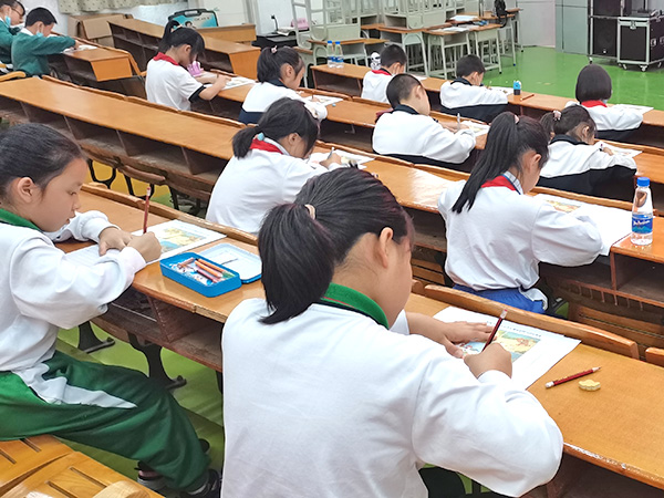 现场看图写话比赛