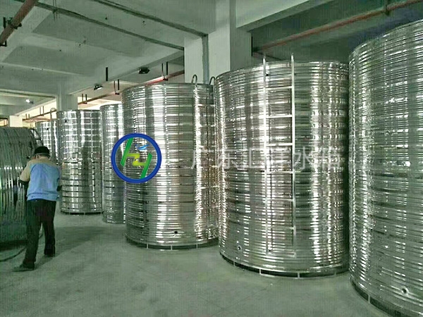 车间制作圆形不锈钢保温水箱