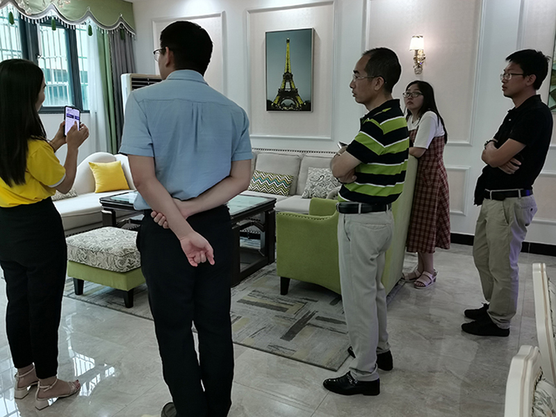 热烈欢迎横沥镇政府领导莅临满佳物联总部参观指导