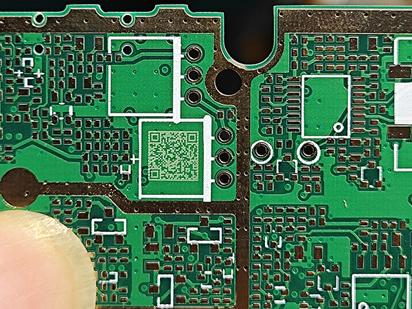 智伟创全自动PCB激光打标机