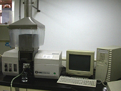 原子吸收分光光度仪