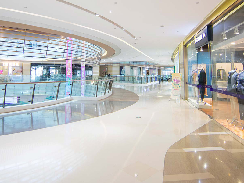 Commercial plaza case