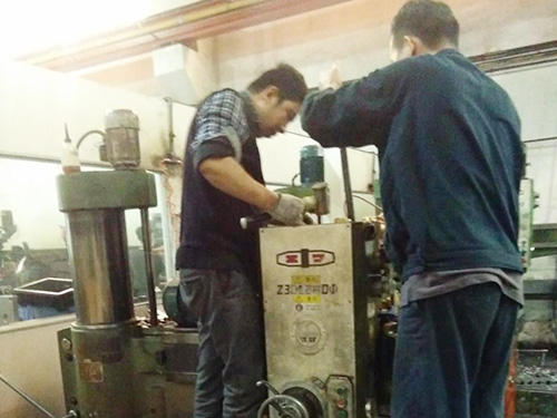 惠州中捷Z3032摇臂钻床维修