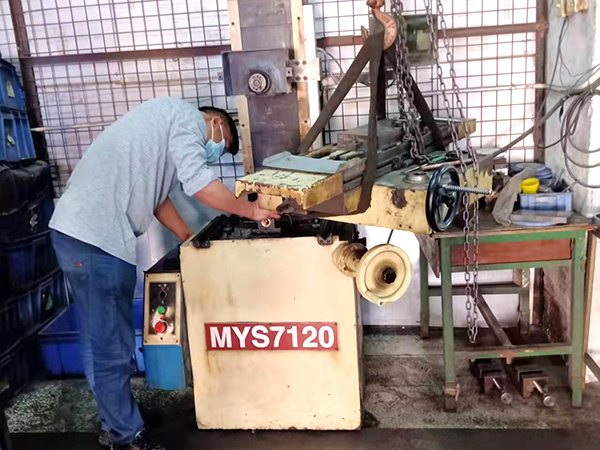 东莞黄江云南三龙机械MYS7120磨床维修