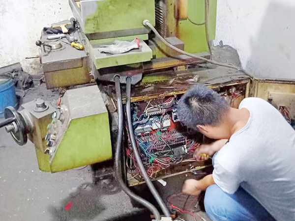 东莞中堂台湾福裕FSG一2A818磨床维修