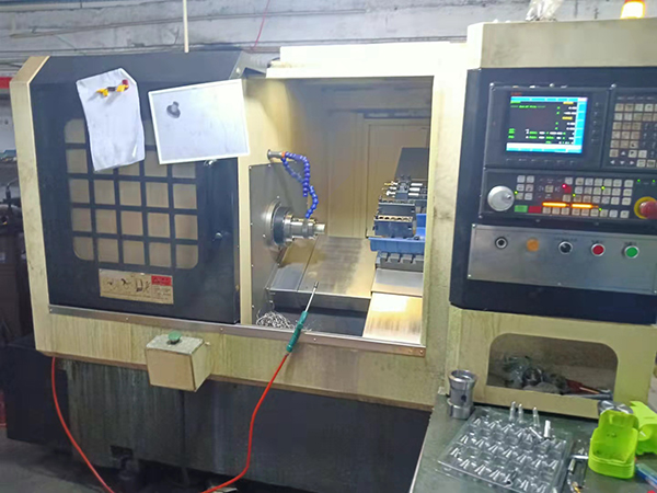 中山宝元系统数控车床维修