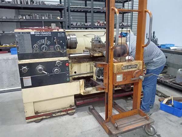 东莞望牛墩浙江国立精机GH一1640ZX车床维修