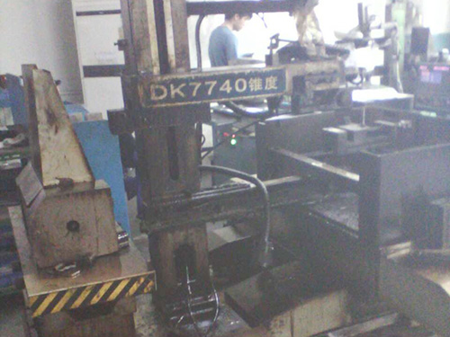 东莞方正DK７７４０线切割机维修